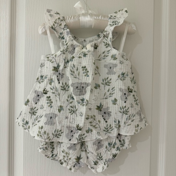Elegant Baby | Koala Flutter Sleeve Dress And Bloomer Set | 6-9M - Picture 2 of 6